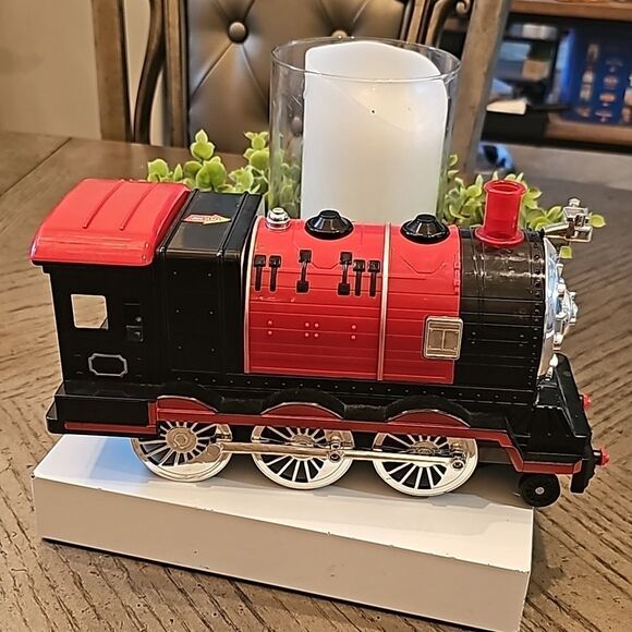 Kids train toy with working lights and sounds - Picture 1 of 9